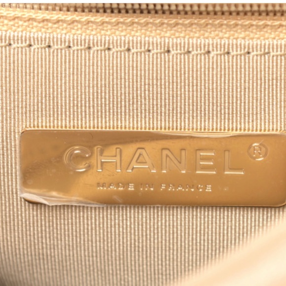 Chanel 19 Large Lambskin Beige Tan New In Box 100% authentic - Picture 3 of 3
